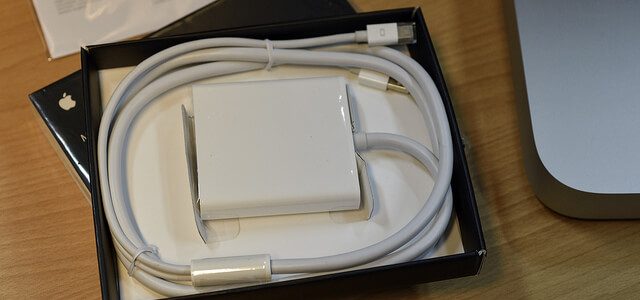 使用 TeamViewer 達成 Mac 三螢幕工作環境 使用 TeamViewer 達成 Mac 三螢幕工作環境